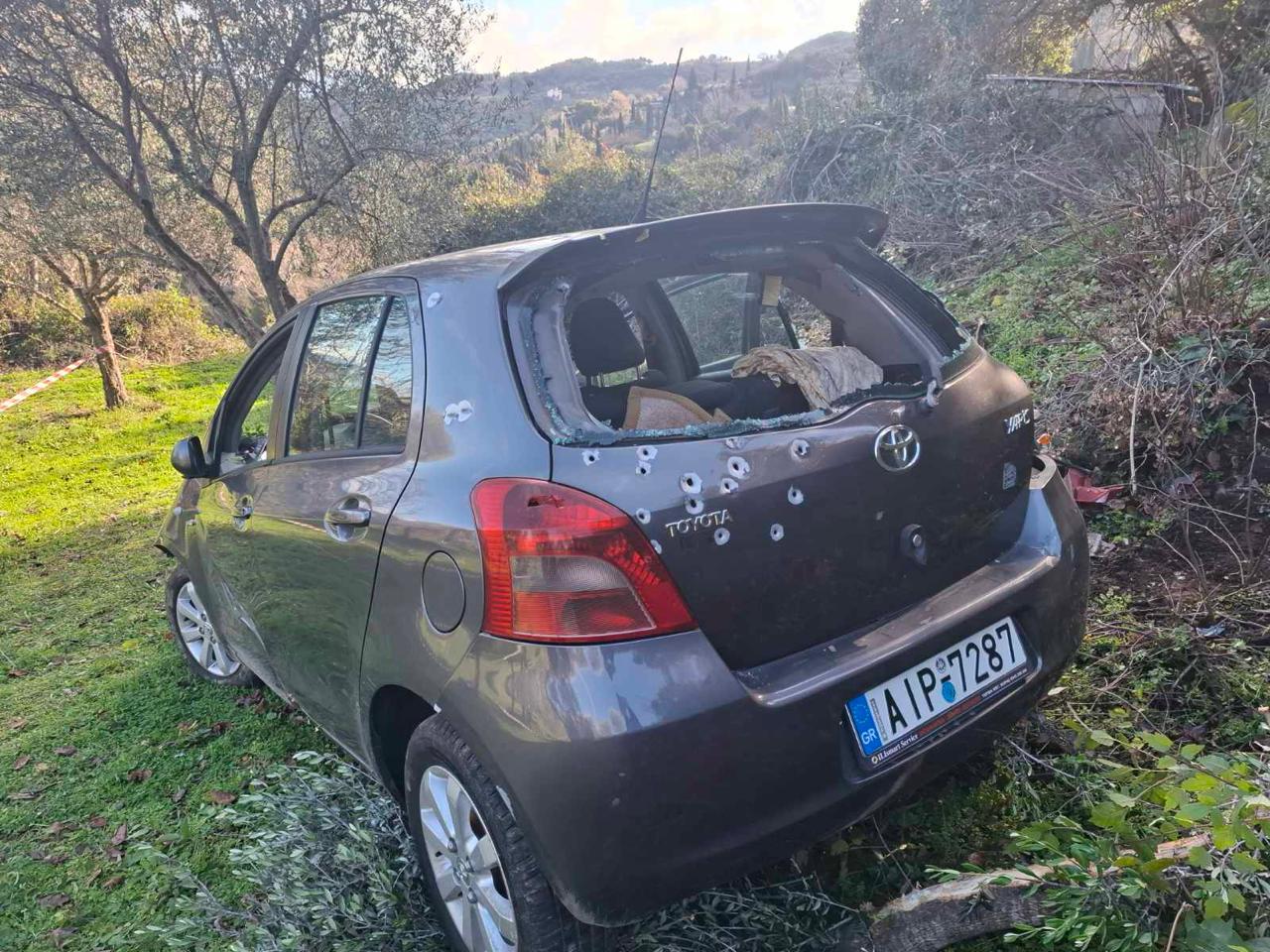 Το αυτοκίνητο του θύματος μετά την επίθεση